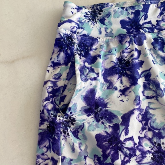 Skirt with white shorts built in. - Picture 3 of 4